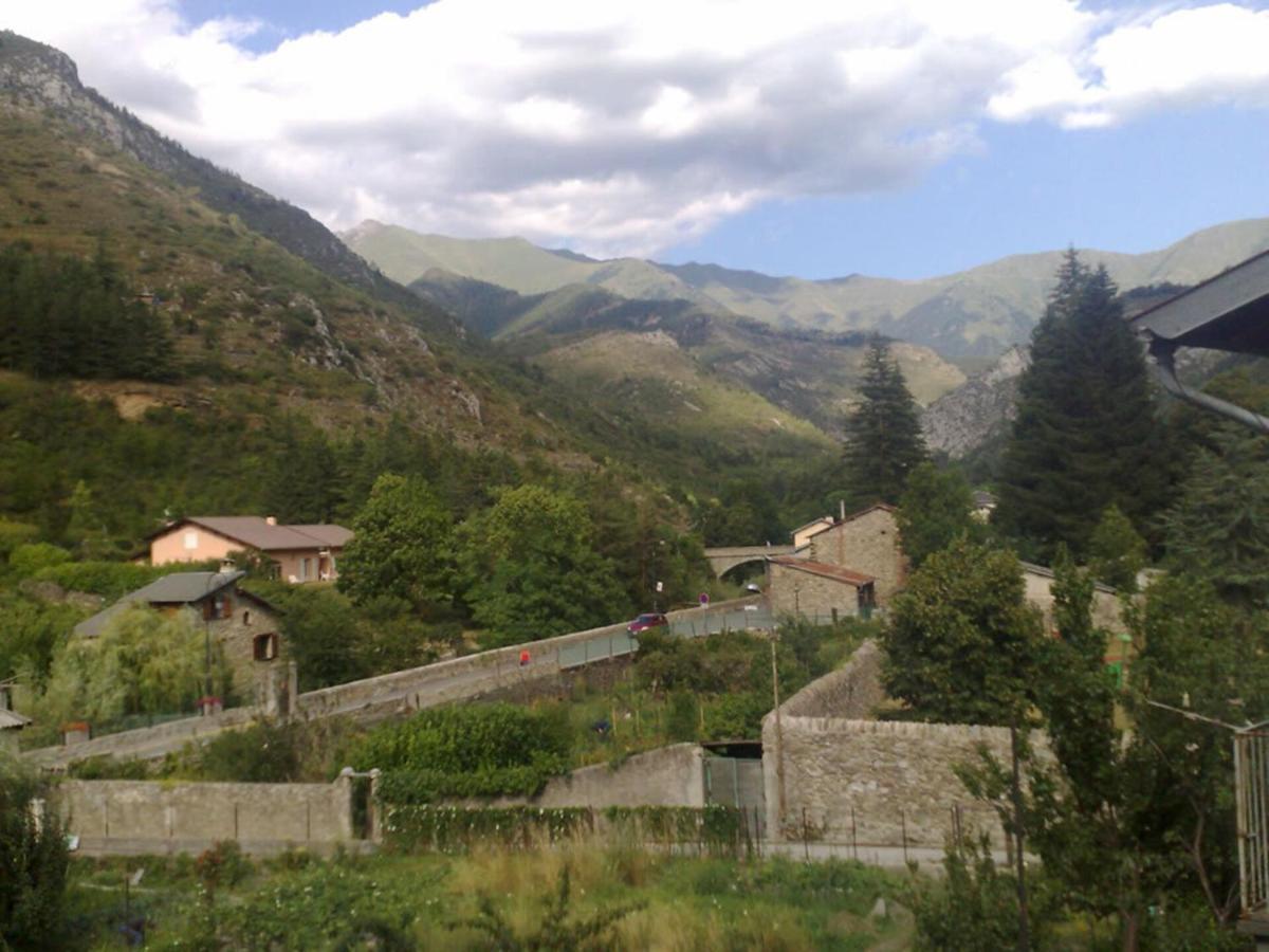 Sunny 1-Bed Apartment In Lovely Mountain Village La Brigue Exteriör bild
