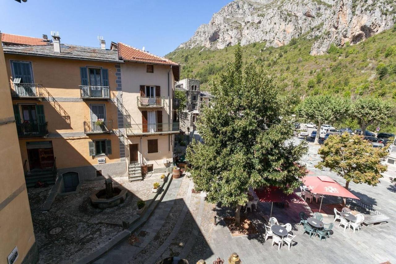 Sunny 1-Bed Apartment In Lovely Mountain Village La Brigue Exteriör bild