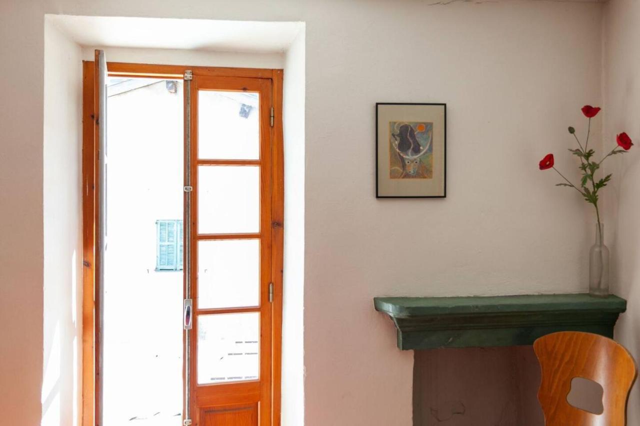 Sunny 1-Bed Apartment In Lovely Mountain Village La Brigue Exteriör bild