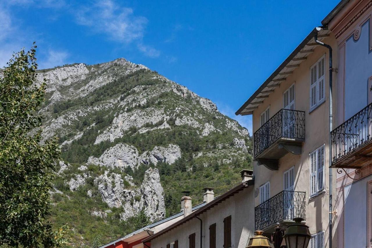 Sunny 1-Bed Apartment In Lovely Mountain Village La Brigue Exteriör bild